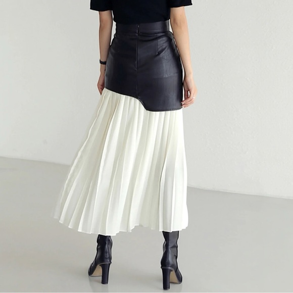 Commense Black and White Pencil Skirt - Picture 3 of 6